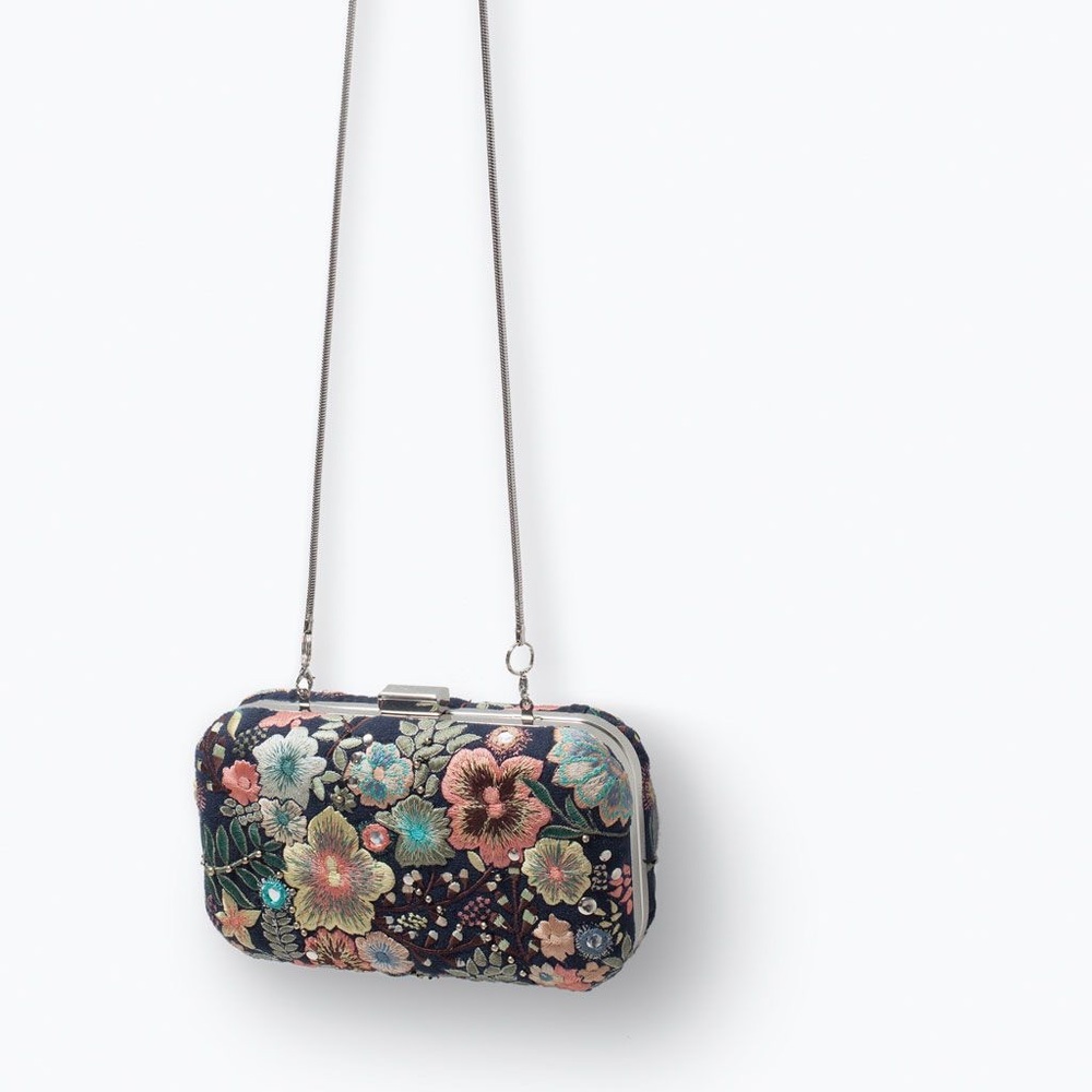 W/Tags w/defect Zara Embroidery Beaded Clutch Box MINAUDIÈRE
